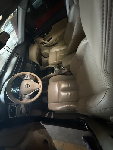 Nissan X-Trail 2.5 Exclusive 3 Row Cvt