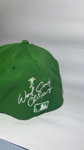 Gorra Athletic's Newera (cerrada) Verde 7 1/4 Lisa