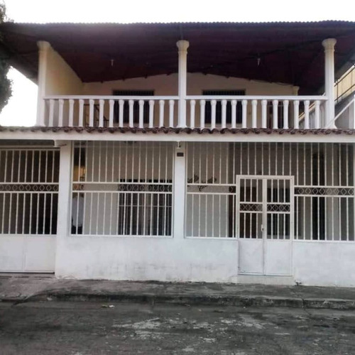 Vendo Casa De Oportunidad Casa En La Candelaria 7h-4b-2pe Limon Estado Aragua   022js