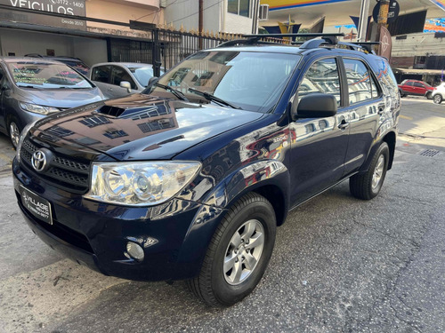 Toyota Hilux SW4 3.0 SRV 4X4 7 LUGARES 16V TURBO INTERCOOLER DIESEL 4P AUTOMÁTICO