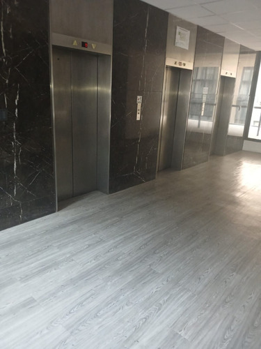 Piso De Oficinas En Torre Listo Para Ocupar