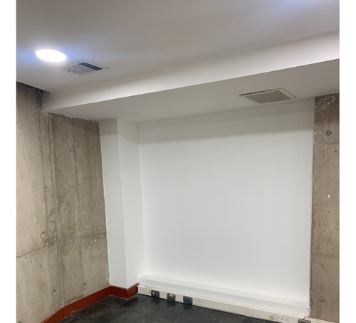 Amplia Oficina De Dos Niveles En Arriendo