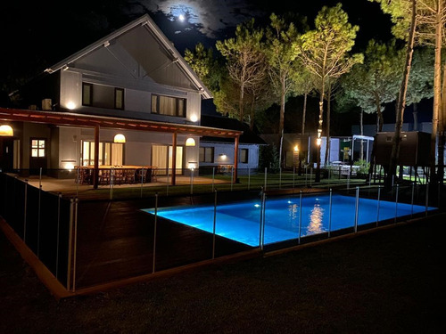 Casa Chalet En Venta En La Herradura, Pinamar, Costa Atlántica