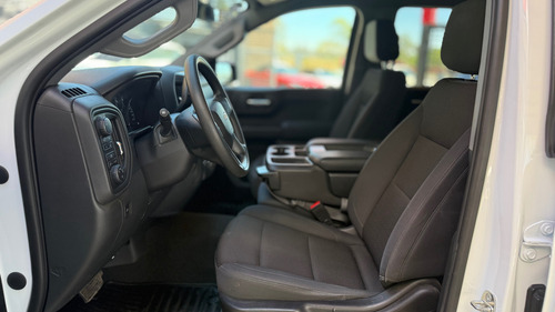 Chevrolet Silverado 5.3 V8 Custom Doble Cabina 4X4 At
