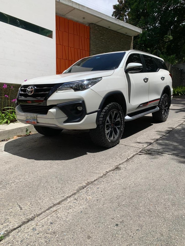 Imagen 16 de 18 de Toyota Fortuner 2018