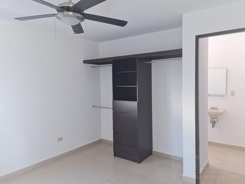 Casa En Renta En Priv Sierra Madre