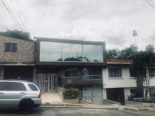 Venta De 4 Apartaestudio En La Floresta, Y 1 Local Comercial 