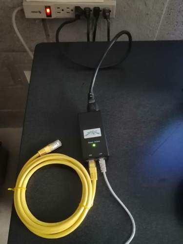 Adaptador Poe Ubiquiti De 24vdc0,5 Acon Puerto Gigabit 