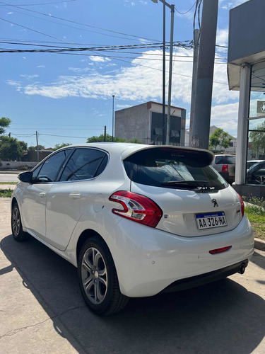 Imagen 4 de 15 de Peugeot 208 2016 1.6 Feline Pack Cuir