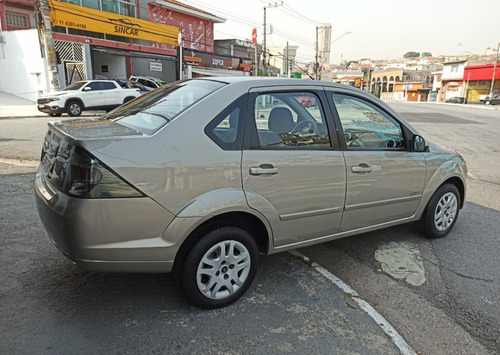 Imagem 4 de 9 de Ford Fiesta Sedan 1.6 Class Ano 2012 Completo
