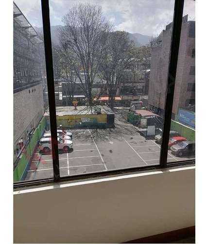 Imagen 1 de 5 de Se Vende Oficina De 20 M2 En Una Zona Estratégica En Bogotá Ubicada En El Barrio Country-8940