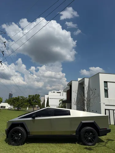 Tesla Cybertruck Foundation Series 4x4