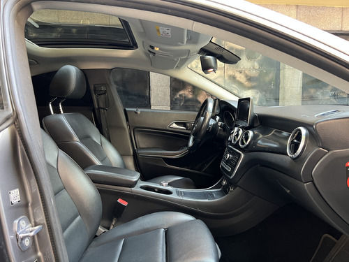 Mercedes-Benz Clase CLA 1.6 200 Cgi Sport At