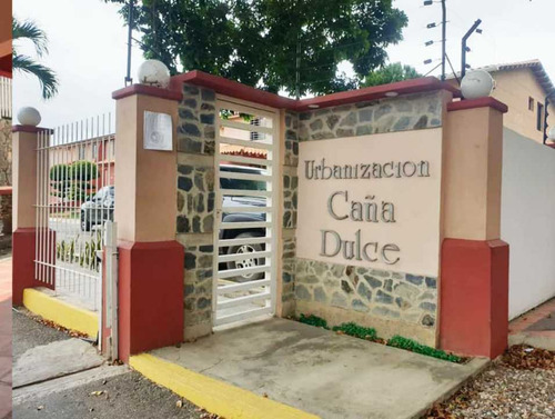 Se Vende Town House Caña Dulce Urb La Mora