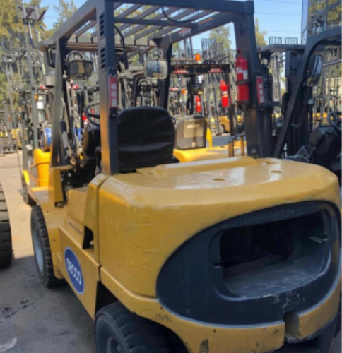 Imagen 12 de 25 de Autoelevador Cat Gp35nm 3500kg Torre Alta 6mts