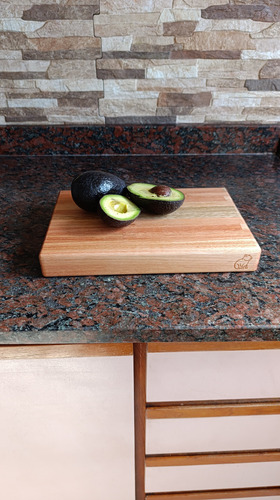 Tabla Chica 30x20 De Picar Cortar Chef Eucaliptus 40mm Sin Canaleta Marrón