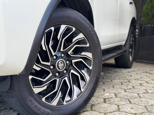 Toyota Fortuner Srv 2.4 At 2022 Especial