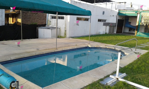 Venta Cómoda Casa En Barrio Jardines De Córdoba - Ref: 8291