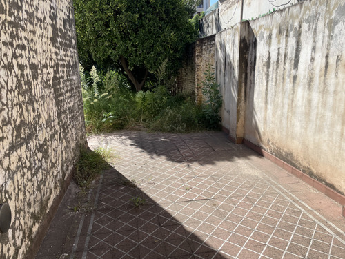 Casa A Reciclar En Venta De 5 Dormitorios En Alta Córdoba