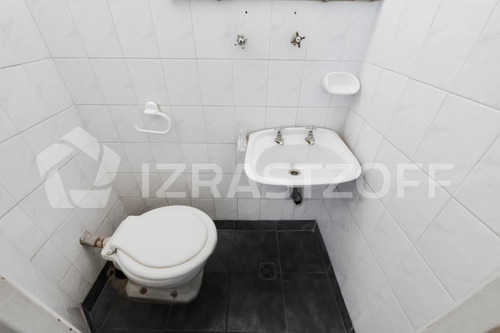 Departamento Francés En Venta En Recoleta. 4 Ambientes