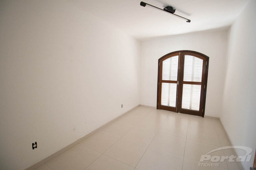 Lojas Térrea Na Velha Com Área Total De 329,21 M² - 35711475l