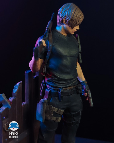 Leon Resident Evil 4 Pintado A Mão Em Resina 1:12