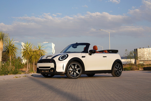 Mini Cooper Convertible 1.5 Iconic At