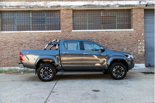 Toyota Hilux Pick-up 2.8 Cd Srx 204cv 4x4 At