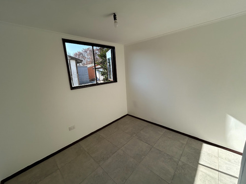 Práctica Casa Recién Renovada A Pasos Metro Las Parcelas