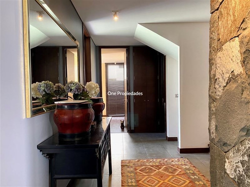 Imagen 4 de 30 de Casa Venta 5d 5b. 5 Estac. Oriente. Condominio. Lo Barnechea