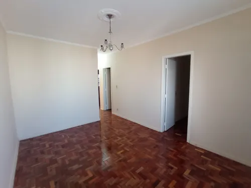 Casa Ampla Com 3 Dormitórios Em Ótimo Bairro Residencial