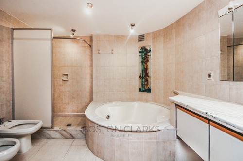 Imagen 16 de 30 de Apartamento En Alquiler Rambla De Punta Carretas: 4 Dormitorios + Serv Y 2gge