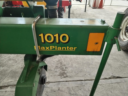 Sembradora John Deere 1010 Max Planter 4 Surcos