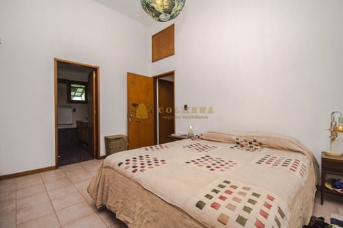Casa En Barrio Córdoba Punta Del Este 4 Dormitorios, Pileta Y Parrillero Techado- Ref: 3550