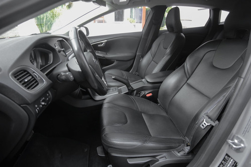 Volvo V40 2.0 T4 Comfort Turbo Gasolina 4p Automático