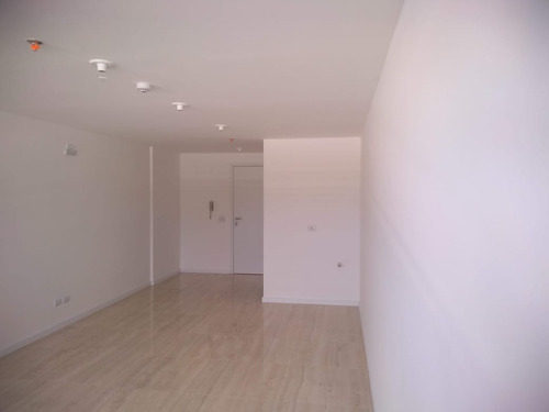 Conjunto Comercial / Sala 31 M² A Venda Pinheirinho - Sa00003 - 68849646