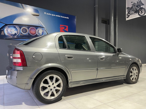 Imagen 3 de 7 de Chevrolet Astra Ii Gls 2.0 N 8v 5ptas