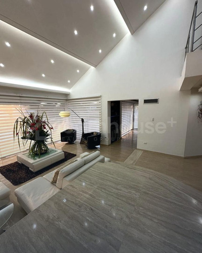 Teamhouse+ Ofrece En Venta Lujosa Casa En Las Villas