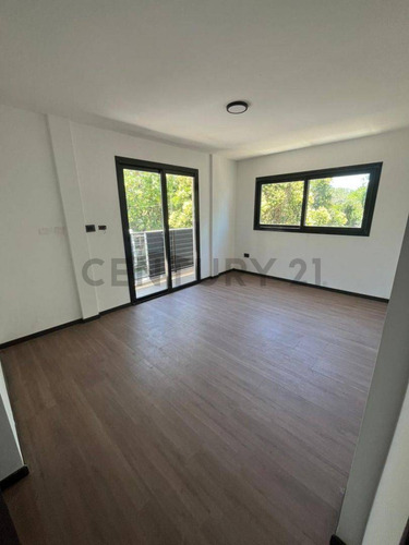 Casa En Venta En City Bell, La Plata