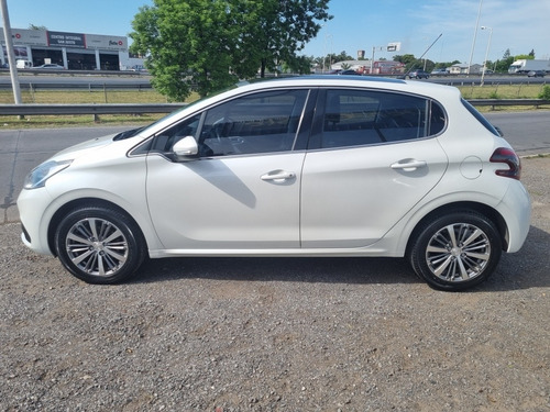Imagen 4 de 18 de Peugeot 208 2016 1.6 Feline