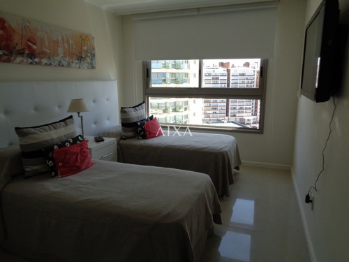 Apartamento En Punta Del Este, Imperiale Luxury Towers- Ref: 261