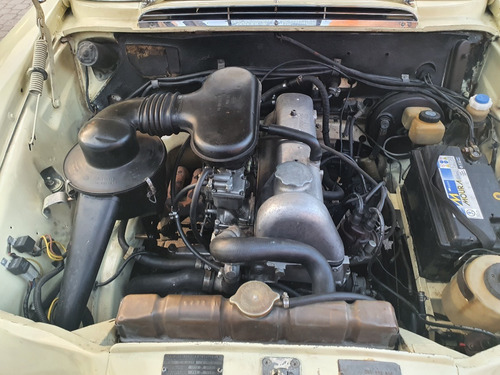 Mercedes-benz 200 (w110)
