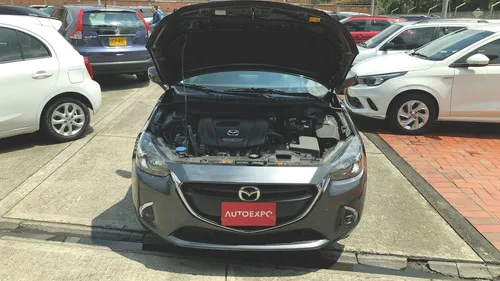 Mazda 2 Touring Sedan 2020