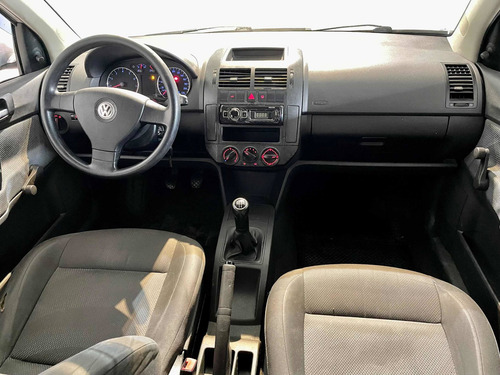 Imagem 11 de 14 de Volkswagen Polo Sedan 2009 1.6 Vht Total Flex 4p