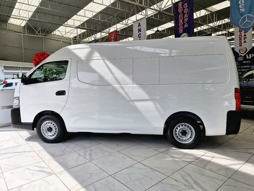 Nissan Urvan 4p Amplia L4/2.5 Man A/A P/Seg