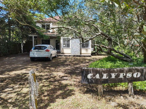 Linda Casa En Barrio Norte Sobre Amplio Lote