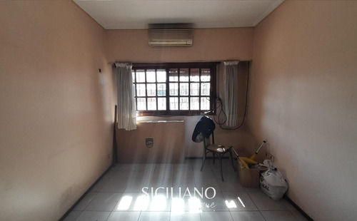 Reservado - Casa - Boedo - 4 Amb C/garage, Patio, Balcón, Quincho Y Parrilla S/lote Propio. - 218m²