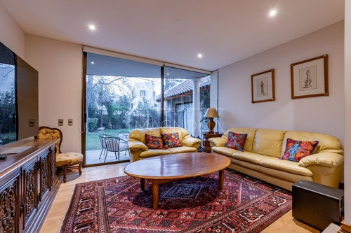 Casa En Venta De 6 Dorm. En Lo Barnechea