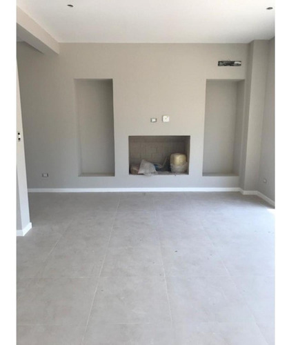Imagen 5 de 25 de Excelente Casa De 4 Ambientes En Venta En Las Orquideas
