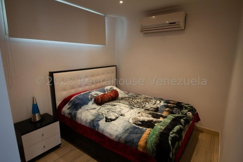 Imagen 10 de 28 de Mls #22-23505 Acogedor Apartamento Actualizado, En Una De Las Mejores Urbanizaciones De Caracas Que Dispone De 2 Pozos Profundos, Por Lo Que Nunca Falta El Agua. Afm.